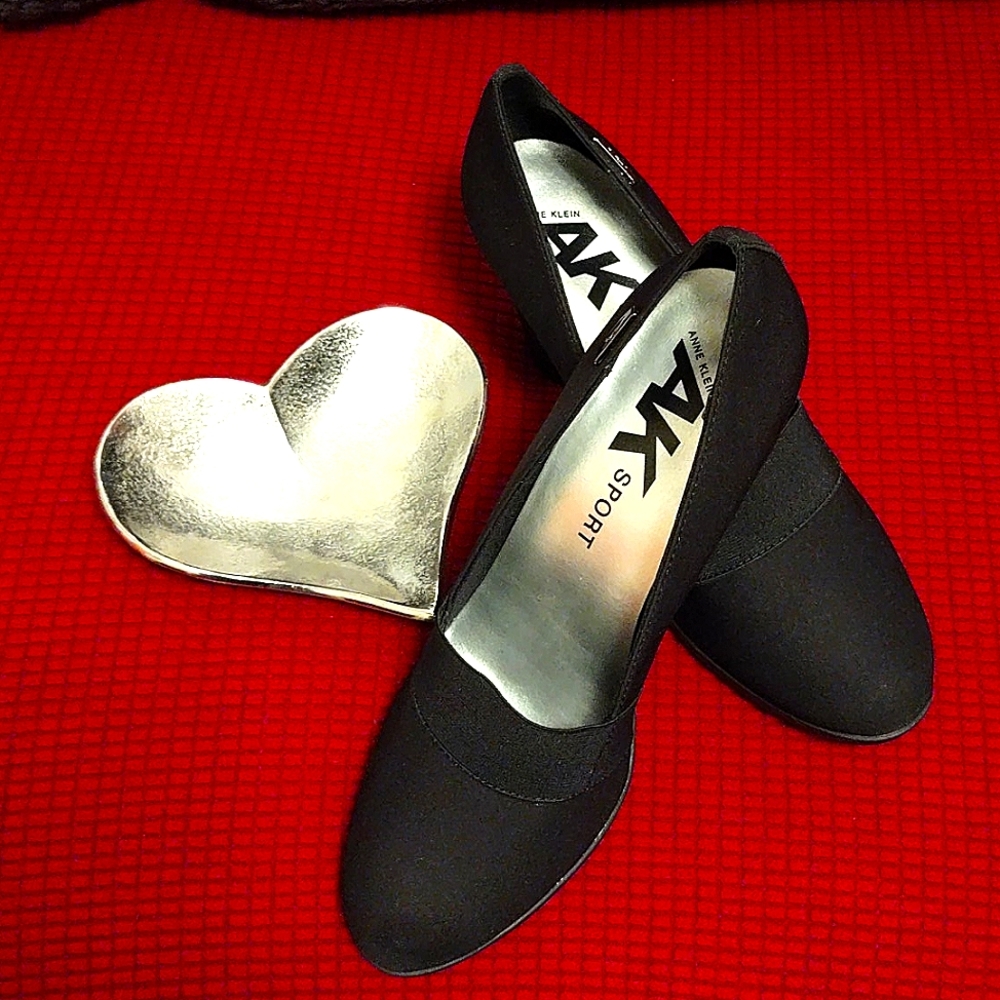 Ann Klein Sport Pump